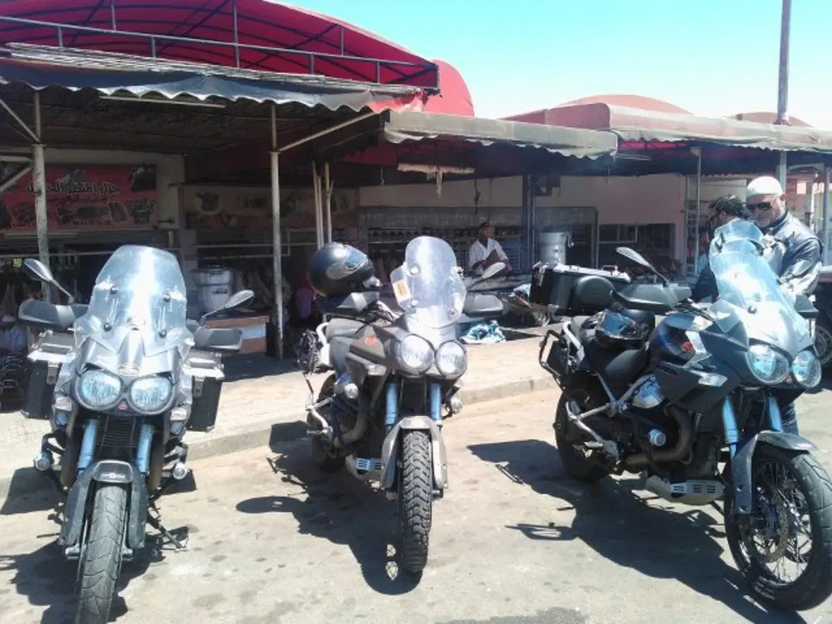 In Marocco col Moto Guzzi Stelvio Club