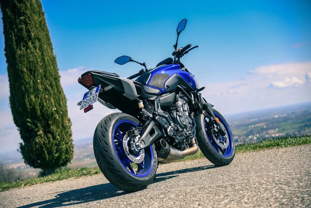 Triumph Trident 660 VS Yamaha MT-07: entry-level? No grazie! (2)