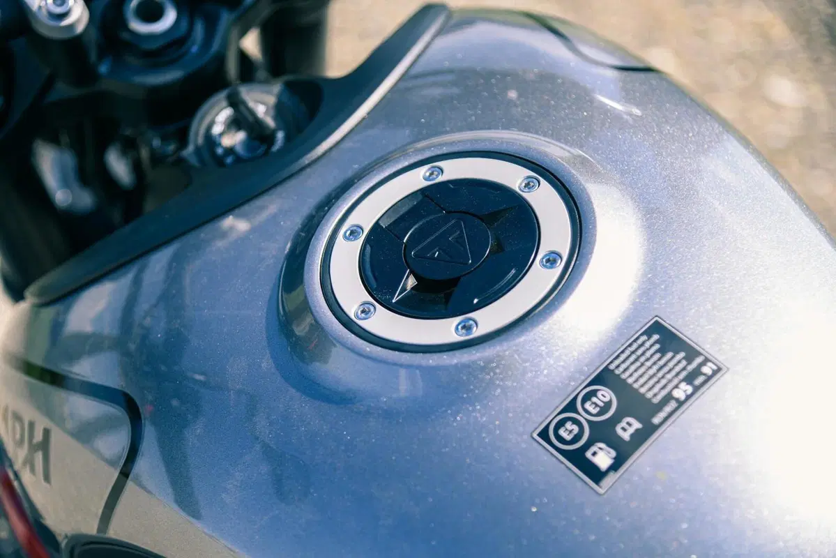 Triumph Trident 660 VS Yamaha MT-07: entry-level? No grazie! (12)