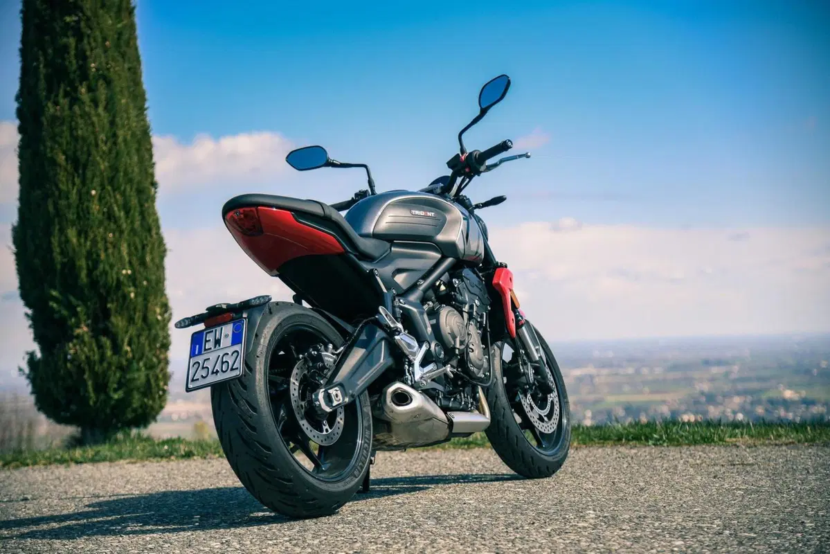 Triumph Trident 660 VS Yamaha MT-07: entry-level? No grazie! (2)