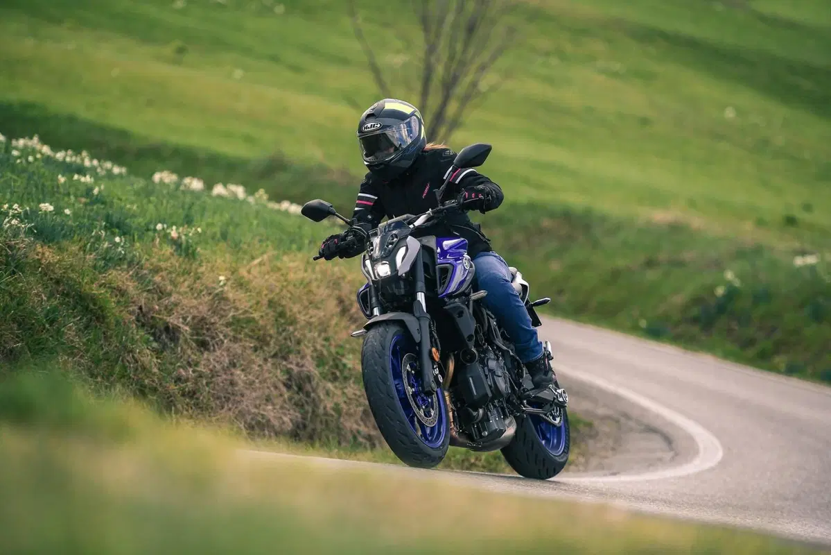 Triumph Trident 660 VS Yamaha MT-07: entry-level? No grazie! (3)