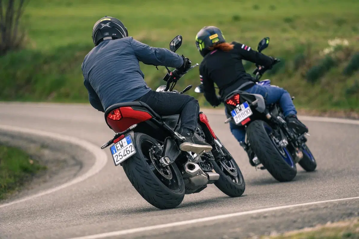 Triumph Trident 660 VS Yamaha MT-07: entry-level? No grazie! (6)