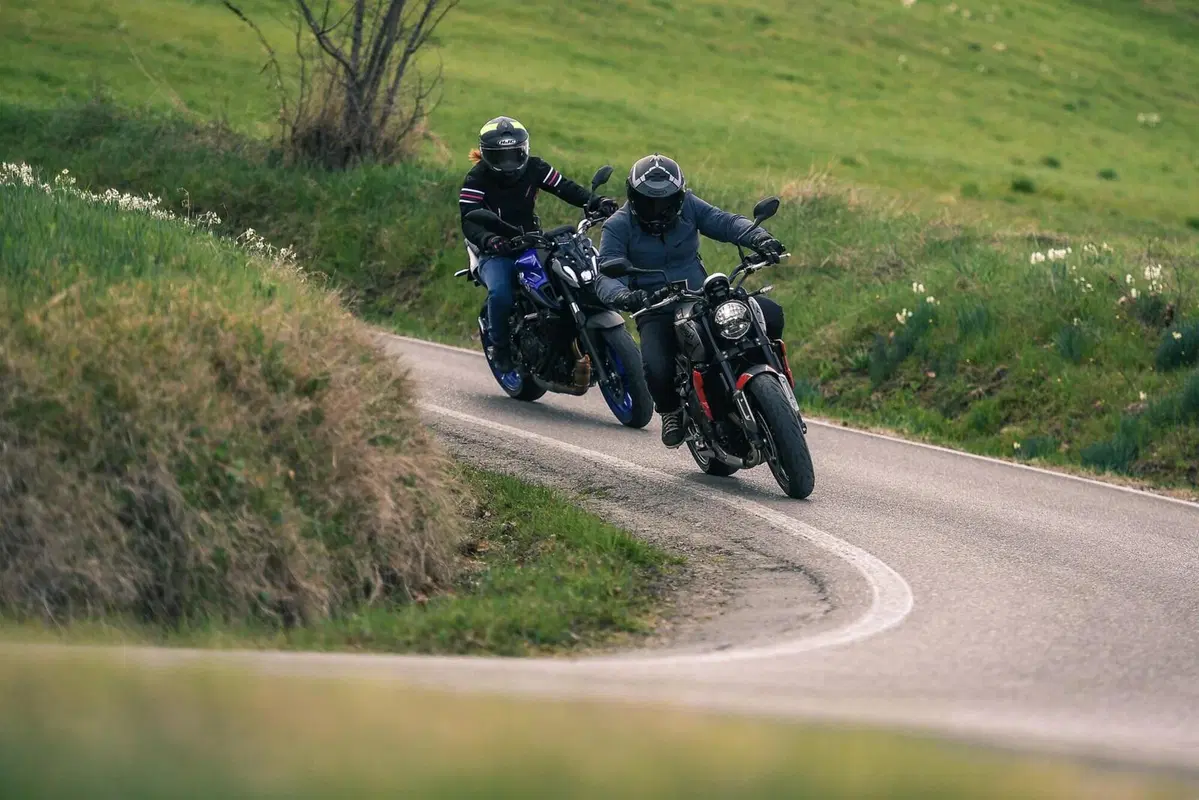 Triumph Trident 660 VS Yamaha MT-07: entry-level? No grazie! (4)