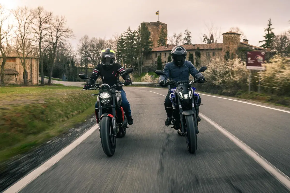 Triumph Trident 660 VS Yamaha MT-07: entry-level? No grazie! (3)