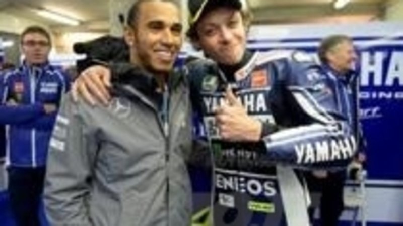Lewis Hamilton incontra Valentino Rossi e Jorge Lorenzo a Le Mans  