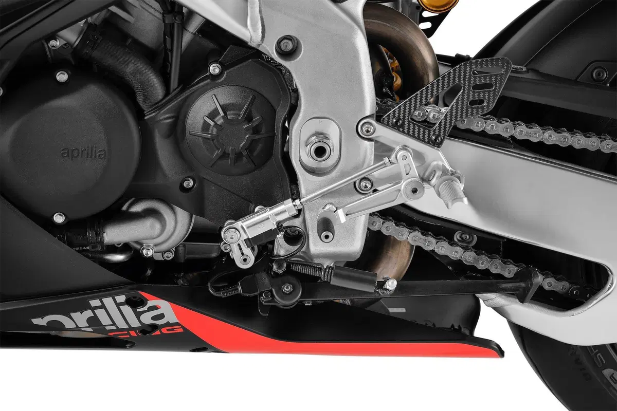 Aprilia RSV4 Factory 2021: è sempre lei! (5)