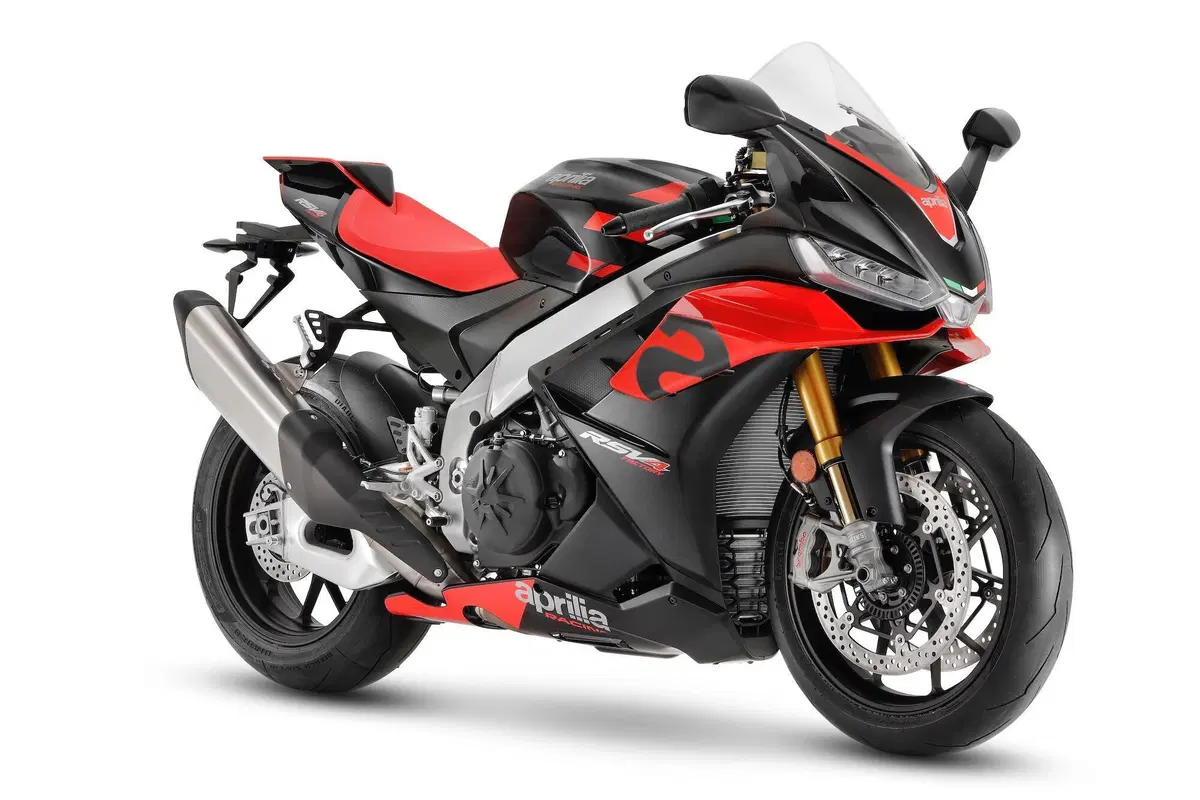 Aprilia RSV4 Factory 2021: è sempre lei!