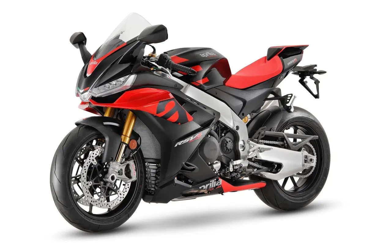 Aprilia RSV4 Factory 2021: è sempre lei! (13)