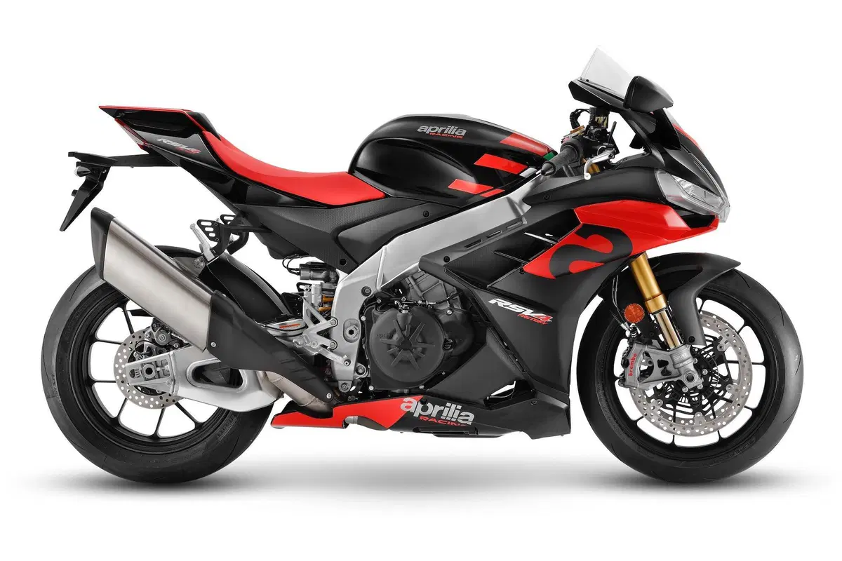 Aprilia RSV4 Factory 2021: è sempre lei! (12)