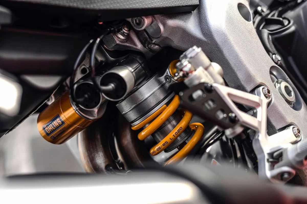 Aprilia RSV4 Factory 2021: è sempre lei! (25)