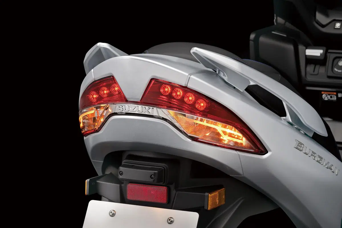 Nuovo Suzuki Burgman 400 Euro 5 (16)