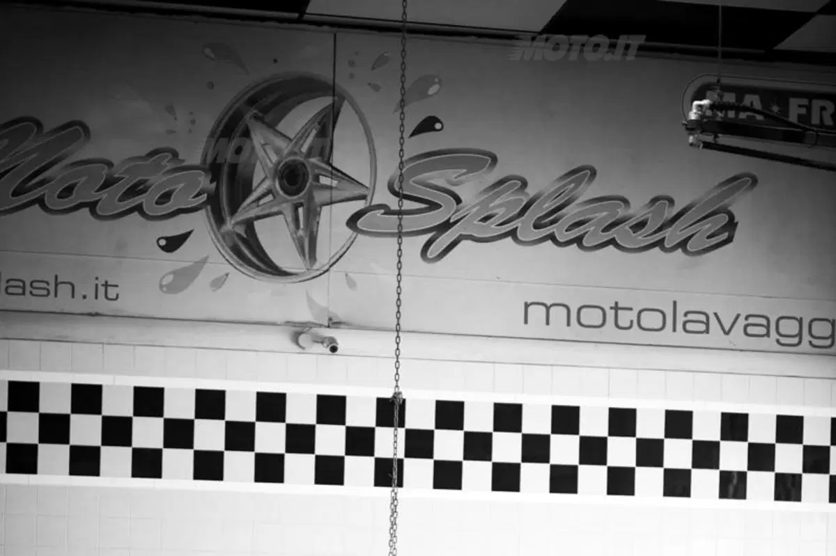 "Ocio a la moto", l'Ace Cafe di Milano?