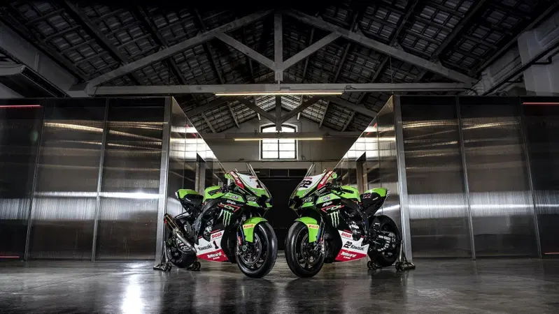 SBK 2021. Rea e Lowes ci aprono le porte della sede Kawasaki a Barcellona