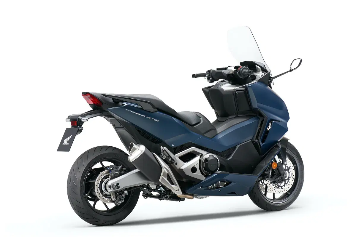 Honda Forza 750 TEST: più moto che scooter (2)
