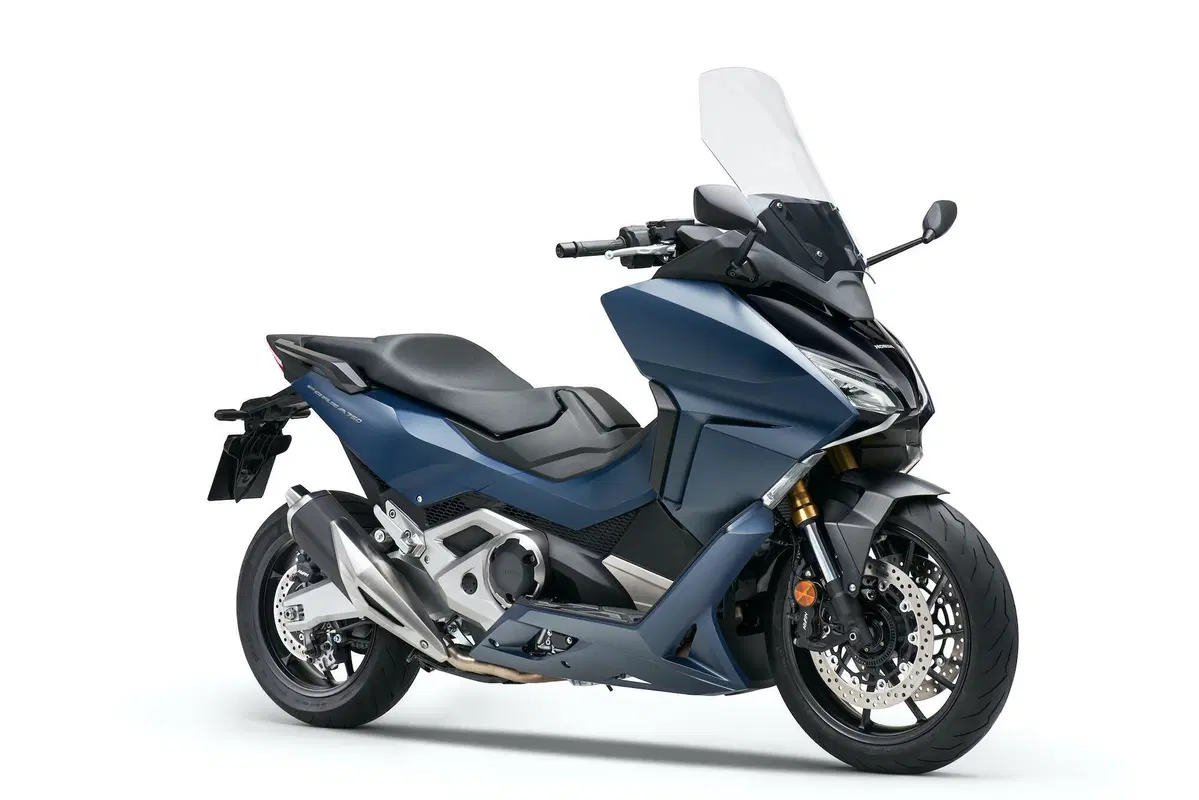 Honda Forza 750 TEST: più moto che scooter (4)