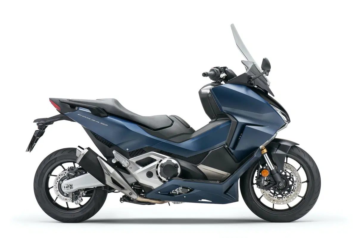 Honda Forza 750 TEST: più moto che scooter (7)