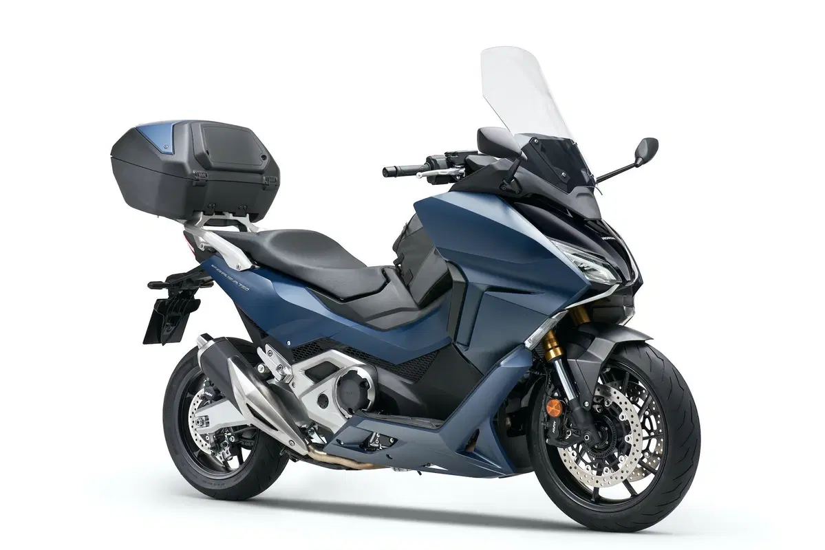 Honda Forza 750 TEST: più moto che scooter (12)