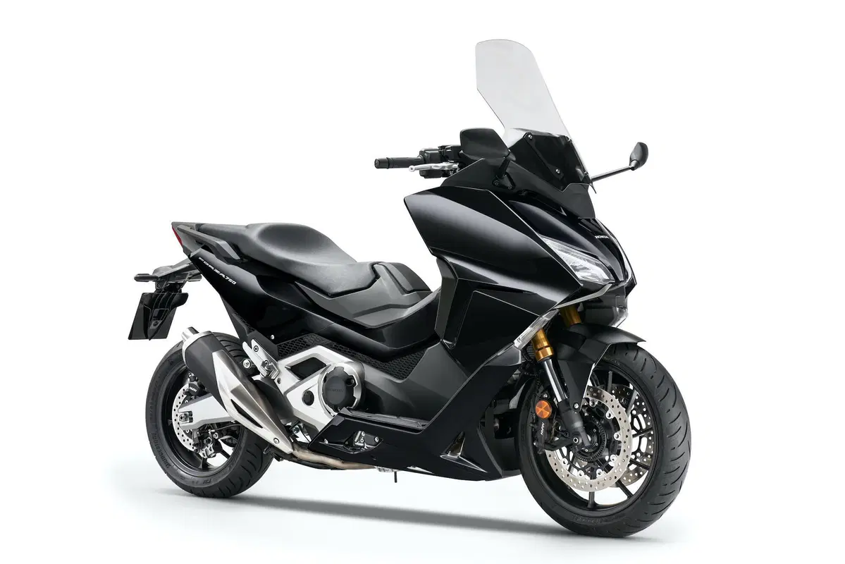 Honda Forza 750 TEST: più moto che scooter (13)