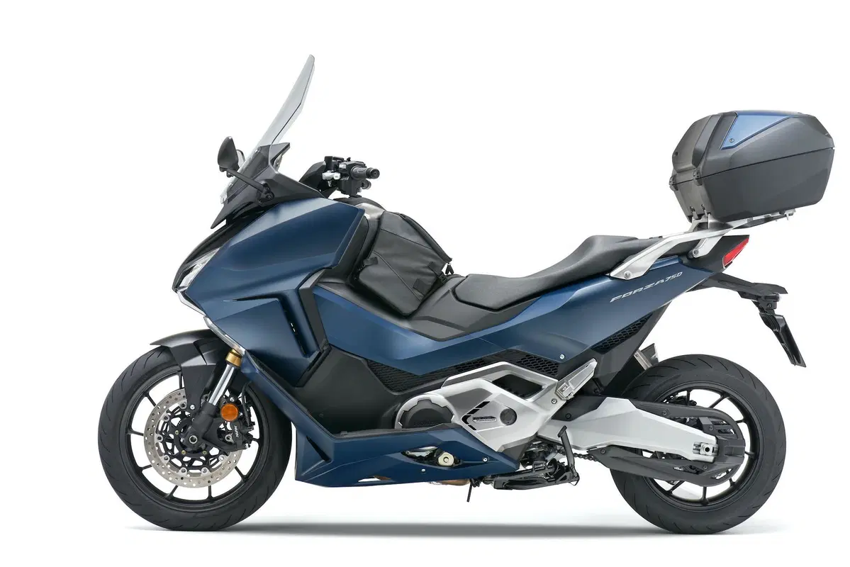 Honda Forza 750 TEST: più moto che scooter (15)