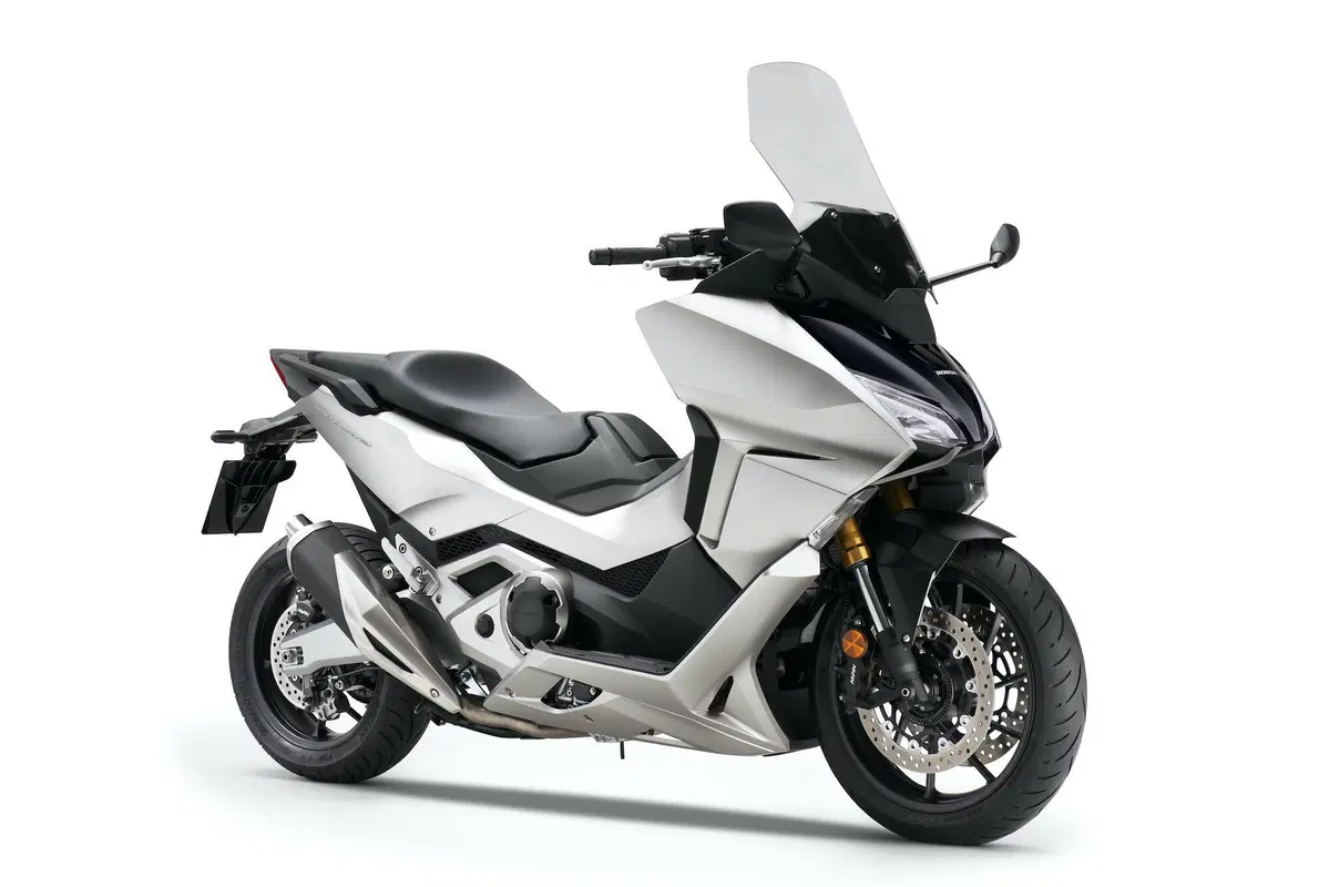 Honda Forza 750 TEST: più moto che scooter (17)