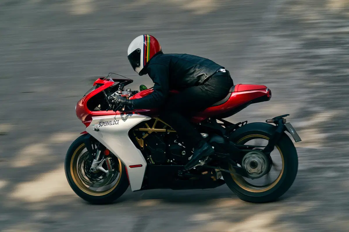 MV Agusta Superveloce 800: gallery foto e video