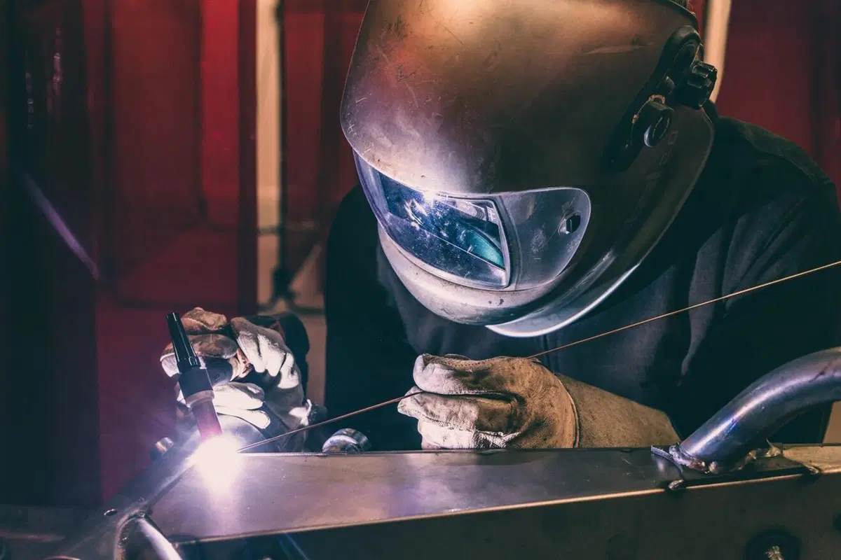 Norton: nuova fabbrica in UK e il CEO di TVS sarà Ralf Speth  (4)