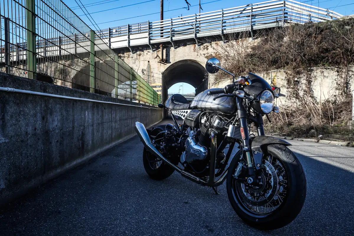 Norton Dominator Black. Café racer d'altri tempi... (8)