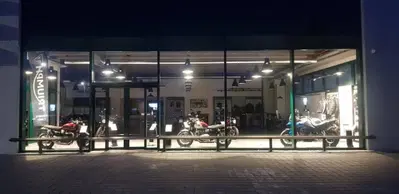 Triumph Como