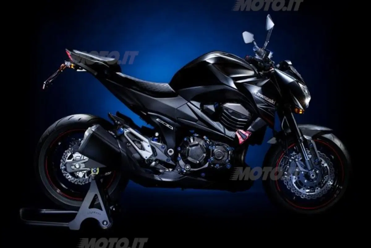 Kawasaki Z800: gli accessori proposti da LighTech (3)