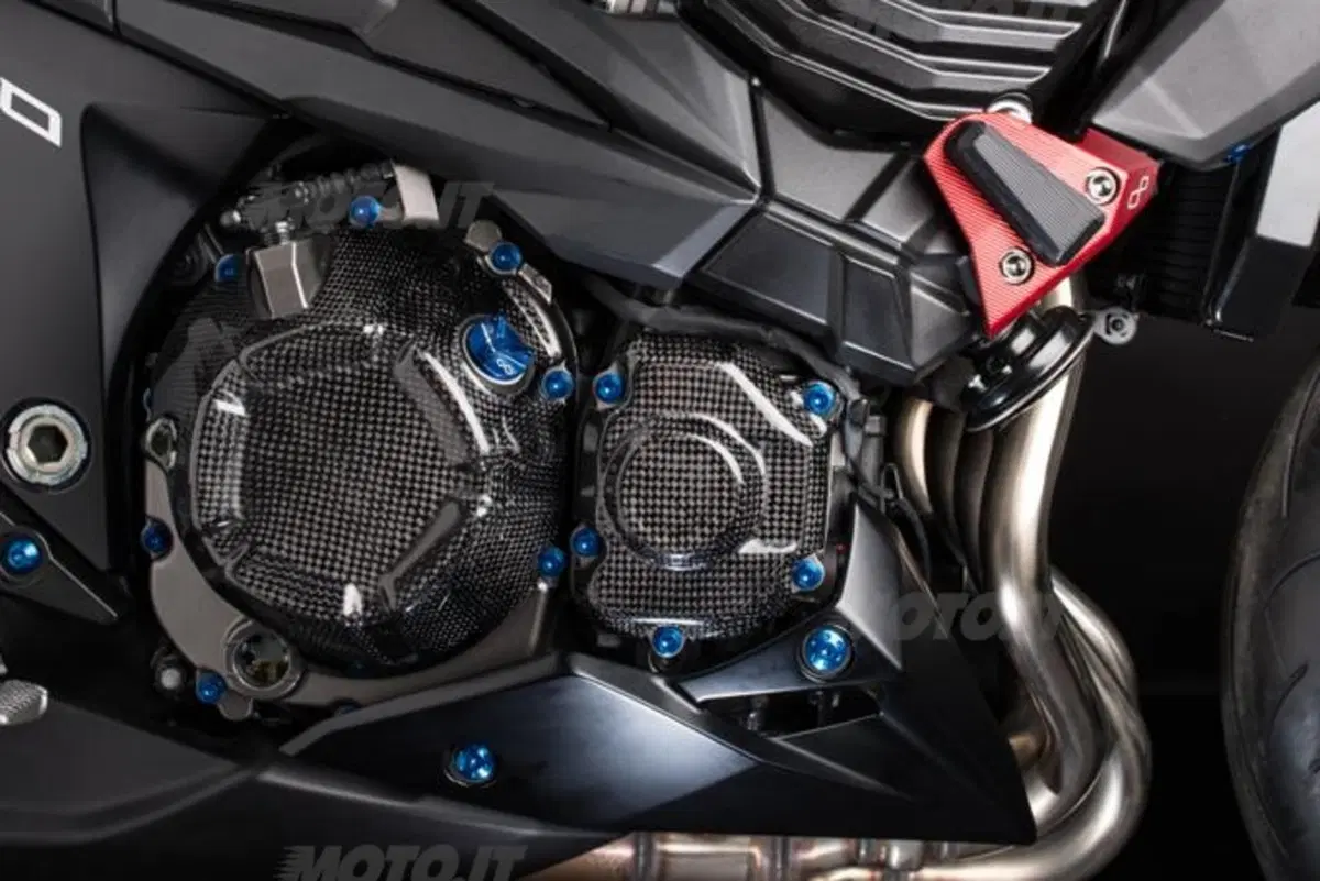 Kawasaki Z800: gli accessori proposti da LighTech (4)