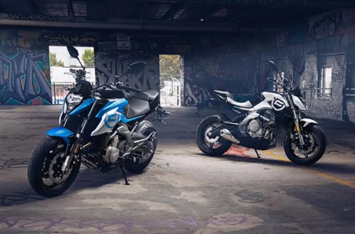 CFMOTO 650 NK SP. La dotazione della bicilindrica cinese diventa più ricca (6)