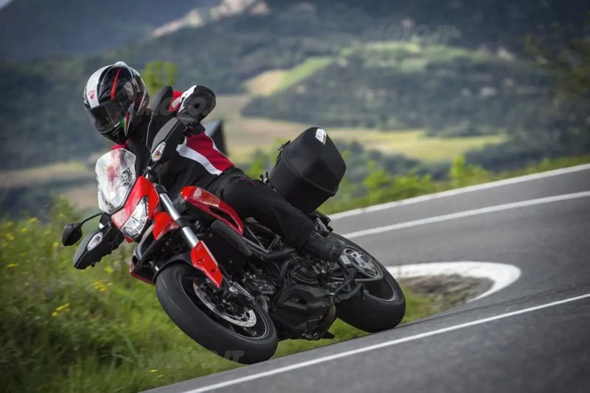 Ducati Hyperstrada 2013, video e prezzo (9)