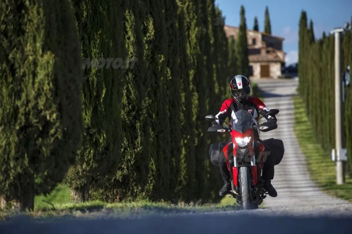 Ducati Hyperstrada 2013, video e prezzo (15)