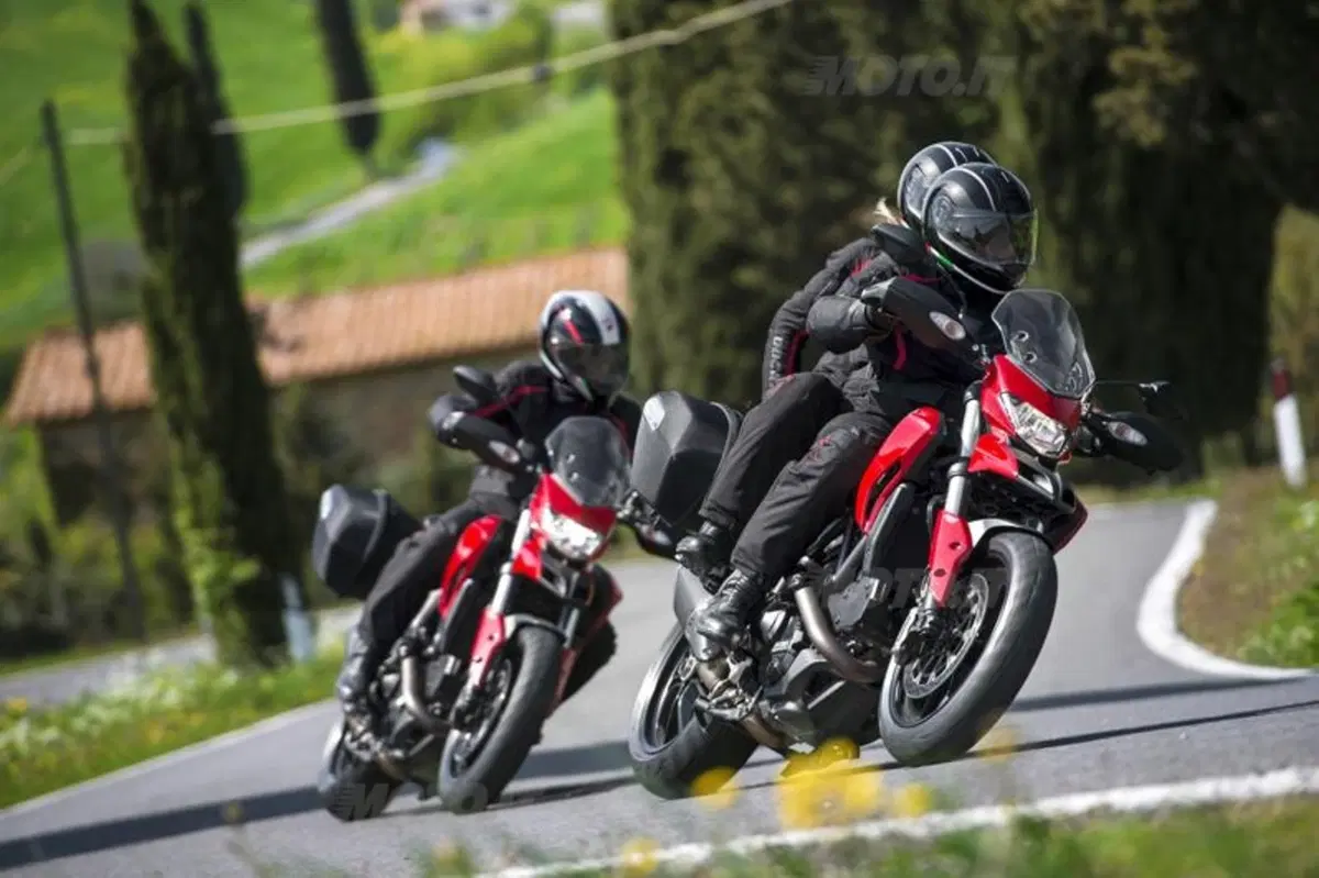 Ducati Hyperstrada 2013, video e prezzo (16)