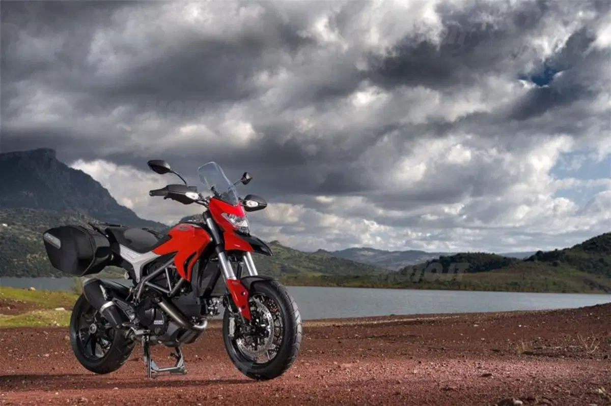 Ducati Hyperstrada 2013, video e prezzo (21)