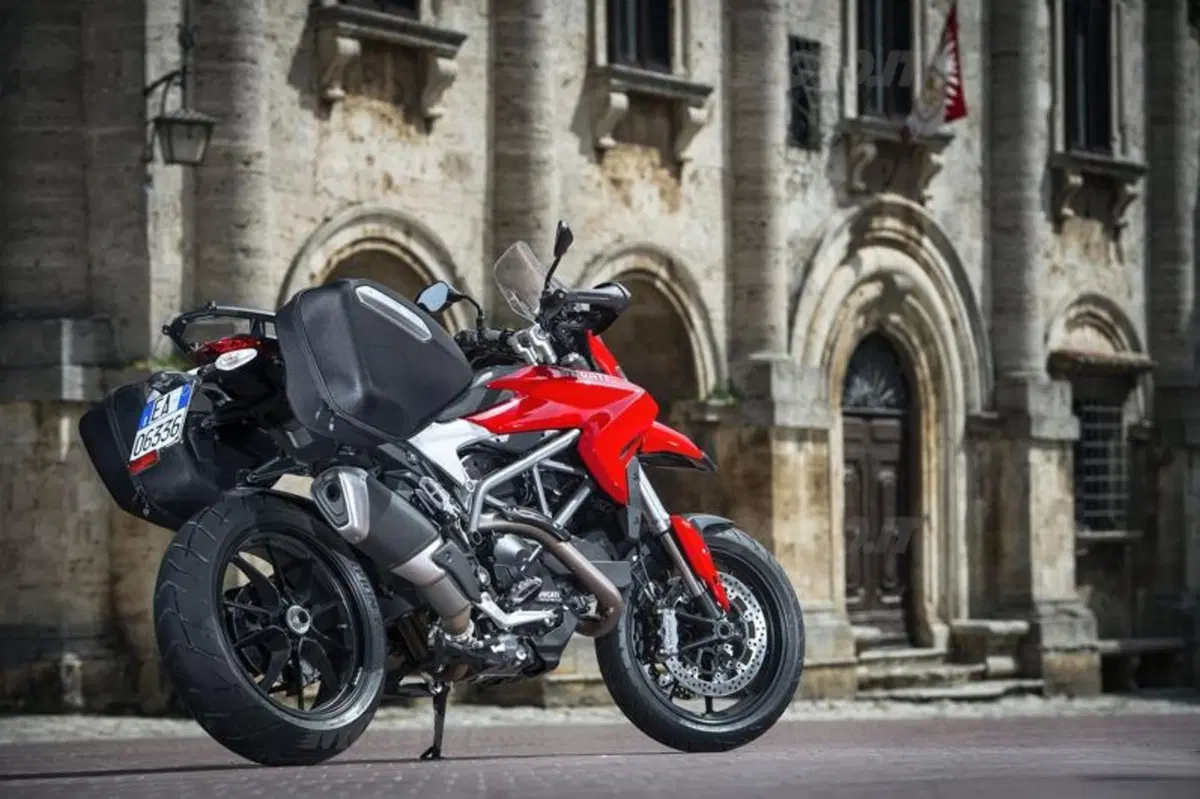 Ducati Hyperstrada 2013, video e prezzo (22)