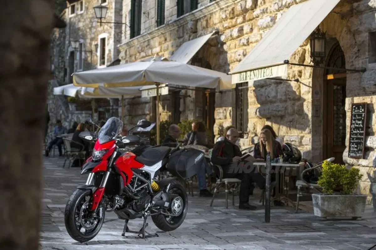 Ducati Hyperstrada 2013, video e prezzo (26)