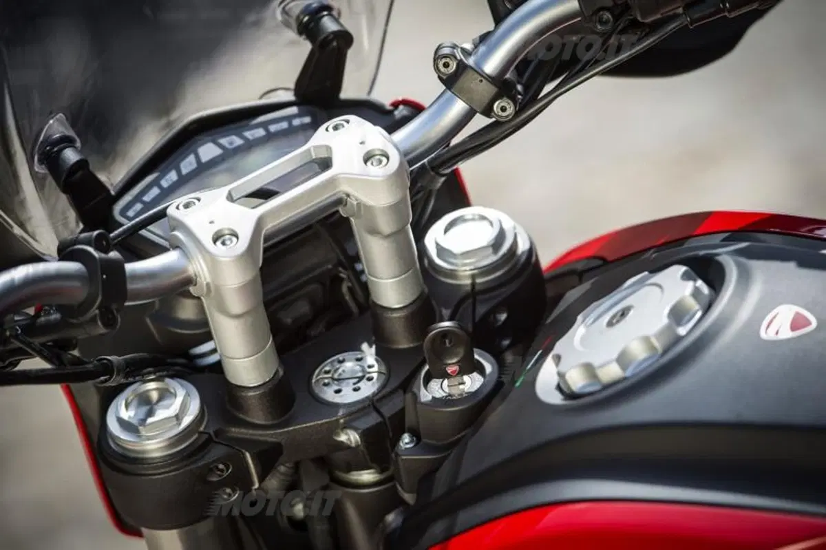Ducati Hyperstrada 2013, video e prezzo (45)