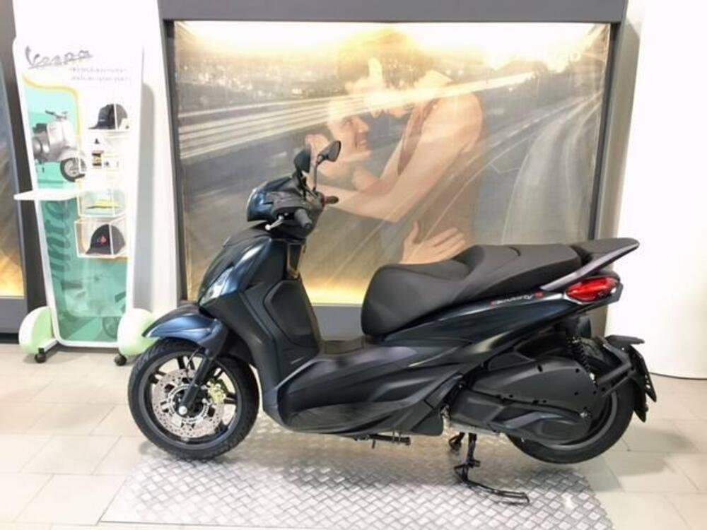 Piaggio Beverly 300 S ABS-ASR (2021 - 24) (2)