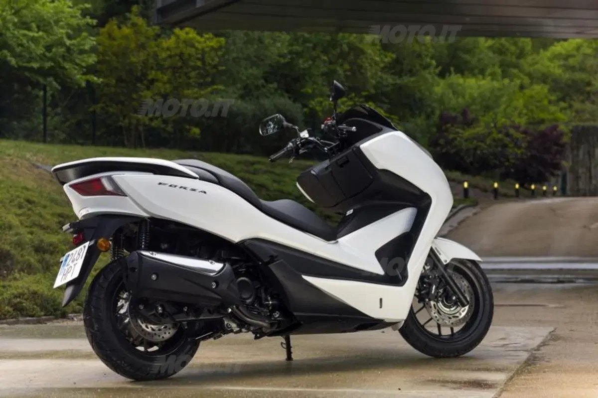 Honda Forza 300 ABS (15)