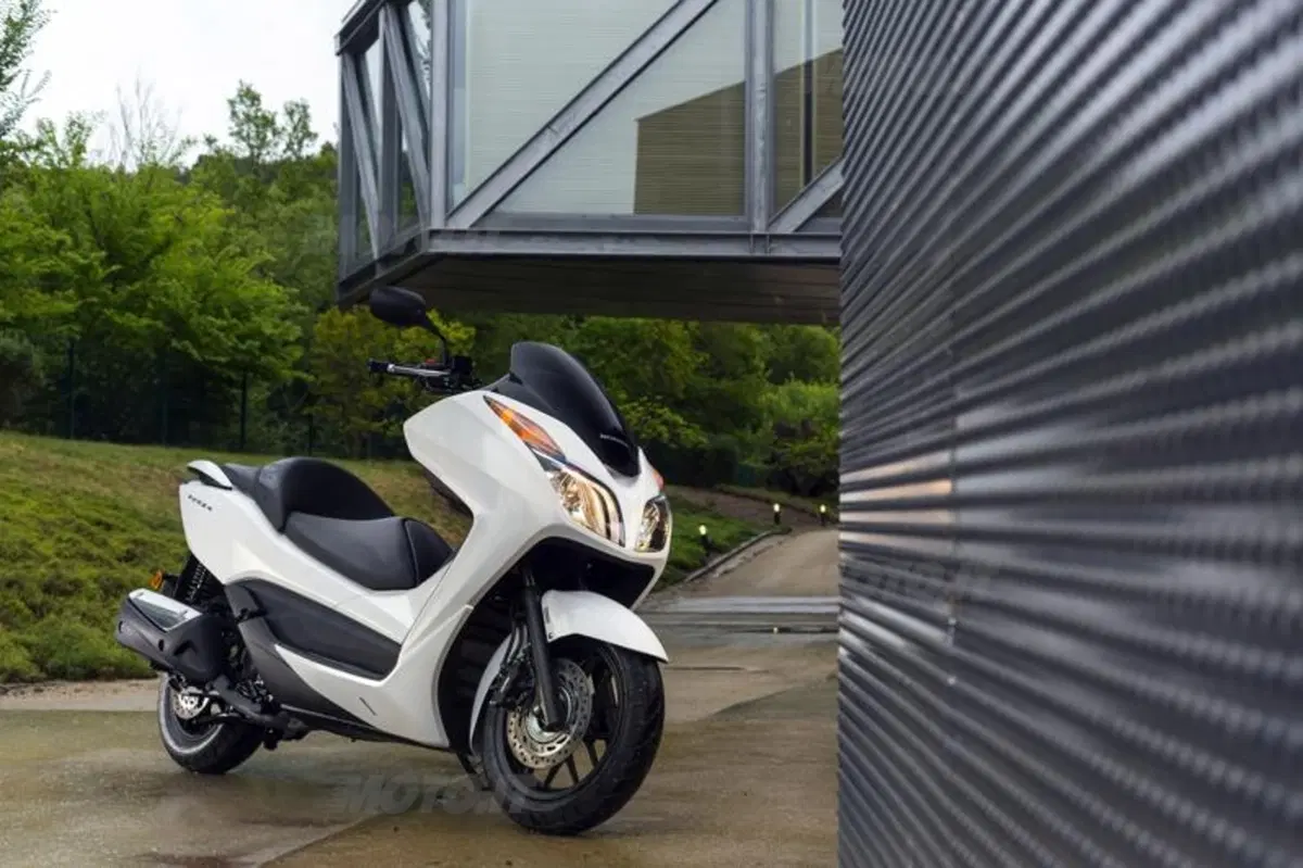 Honda Forza 300 ABS (17)