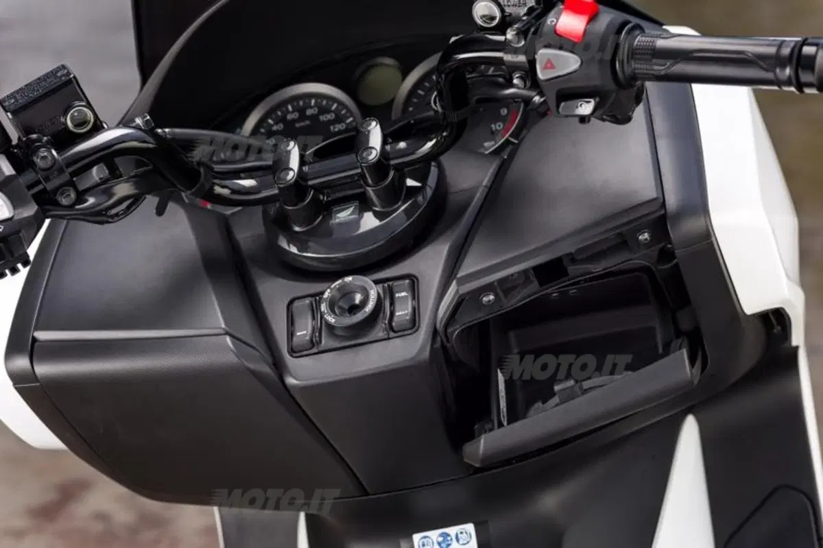Honda Forza 300 ABS (20)