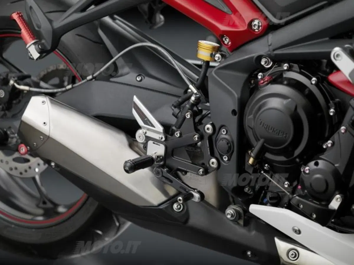 Accessori Rizoma per Triumph Street Triple e Street Triple R (9)