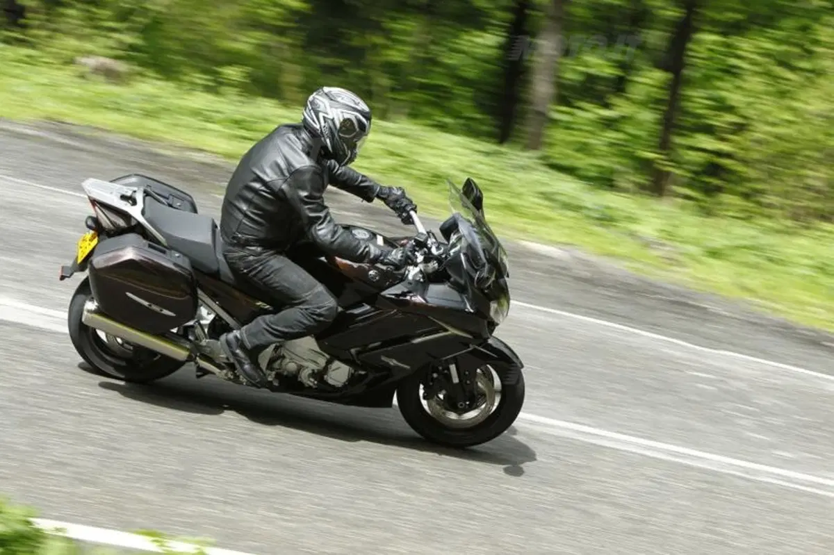 Yamaha FJR 1300 AS (7)