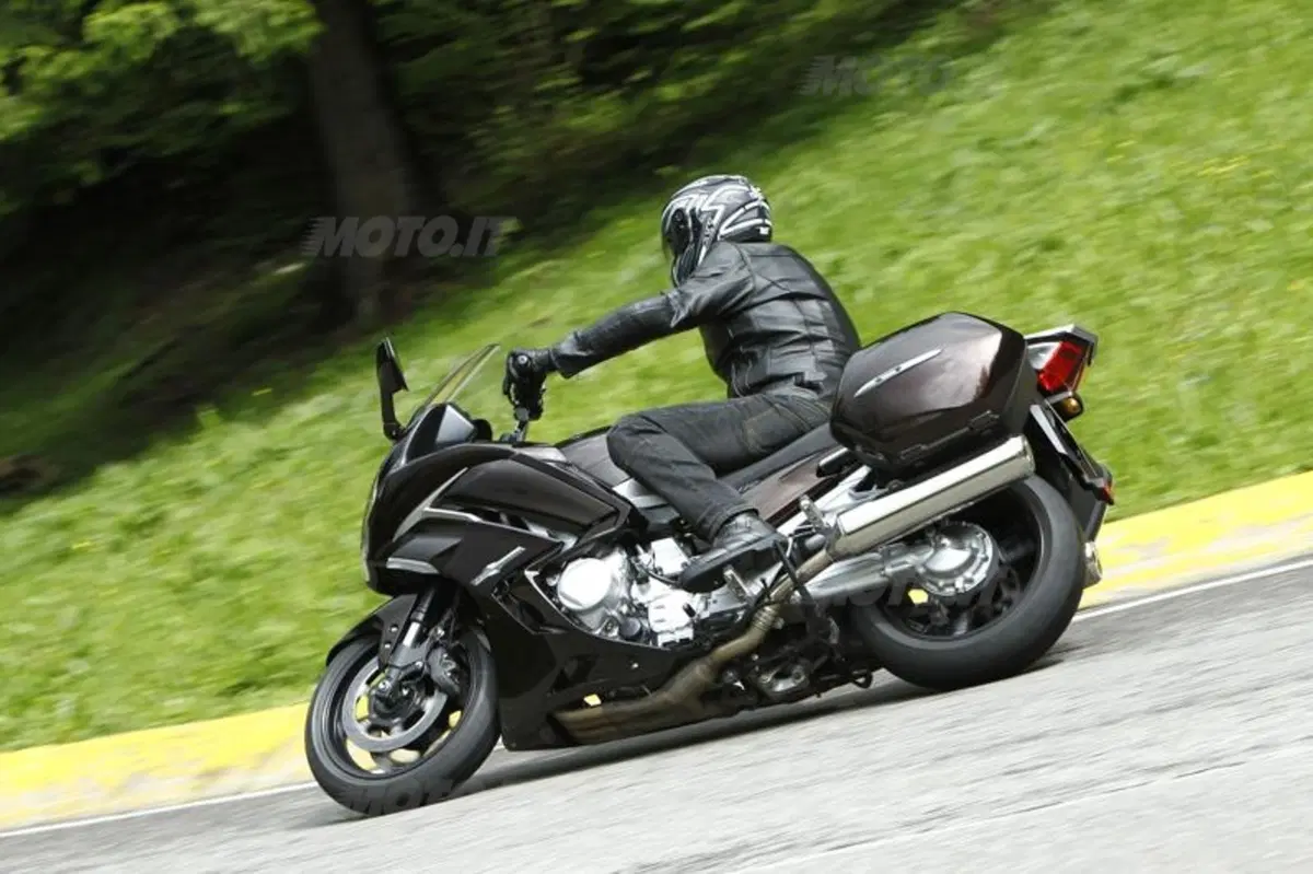 Yamaha FJR 1300 AS (10)
