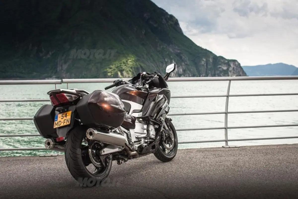 Yamaha FJR 1300 AS (13)