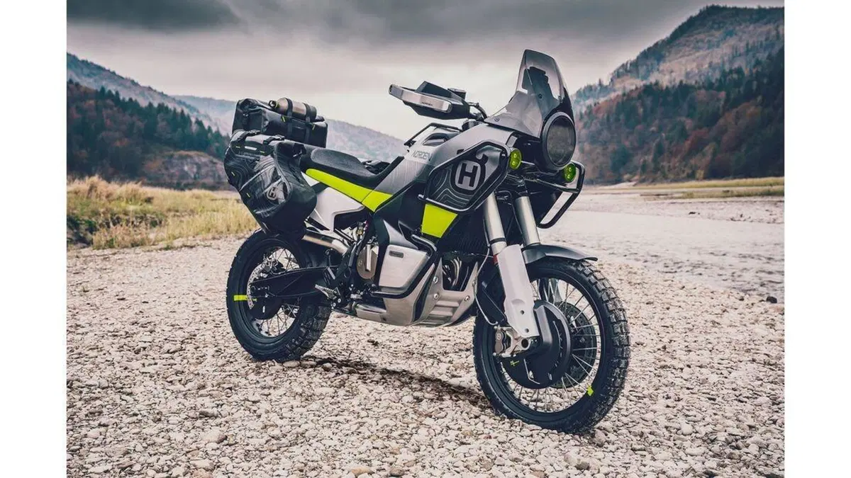 Husqvarna  901 Norden. Nuove foto spia e una conferma