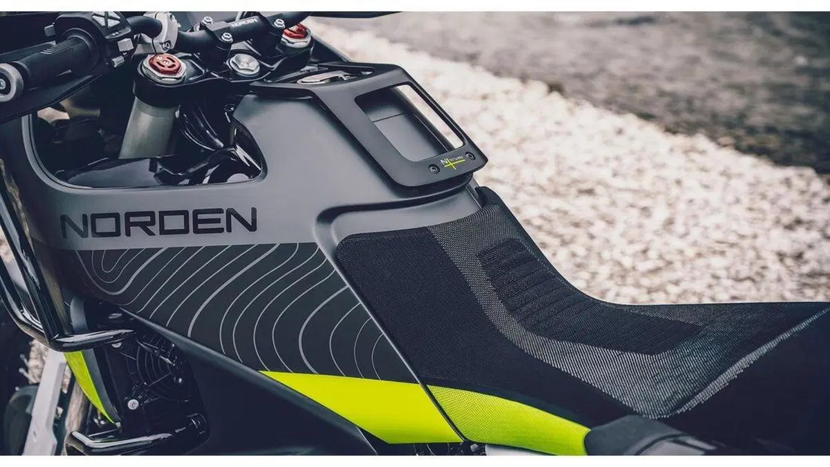 Husqvarna  901 Norden. Nuove foto spia e una conferma (6)