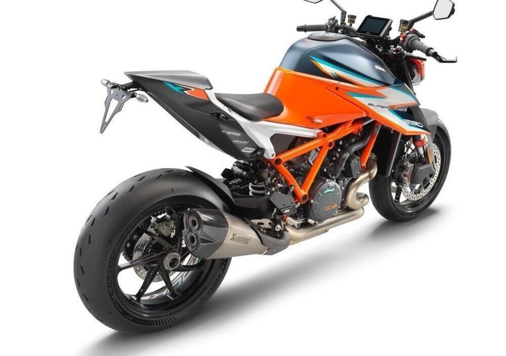 KTM 1290 Super Duke RR (2021) (3)