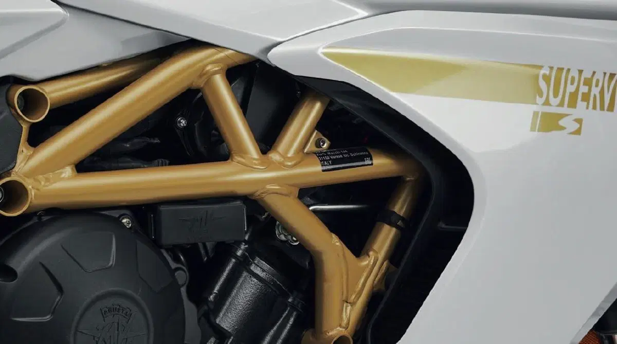 MV Agusta Superveloce 800 m.y. 2021. Due versioni evolute. Dati e prezzi (16)